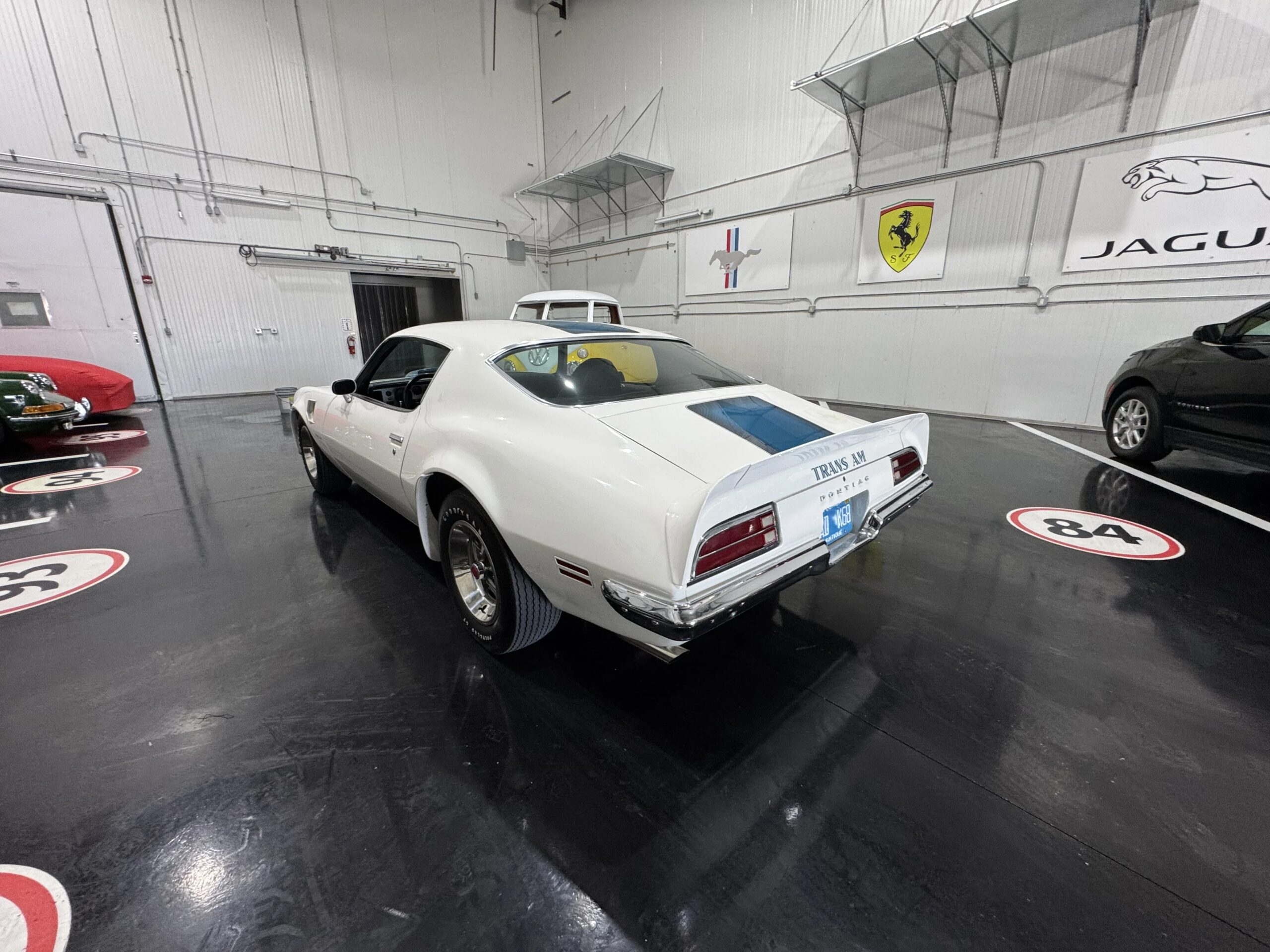 Pontiac-Trans-am-1972-White-Black