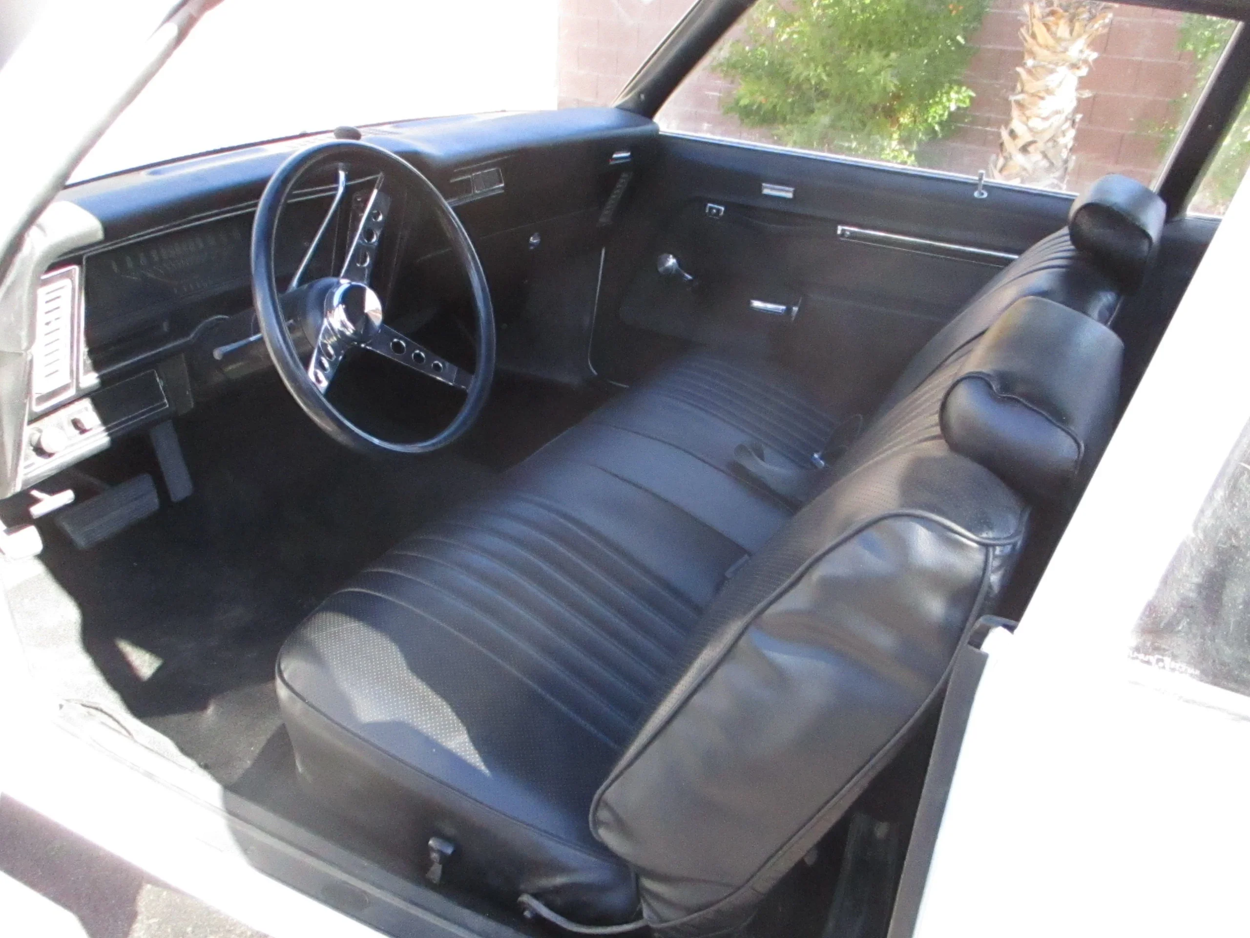 Pontiac-Ventura-1973-White-Black-5