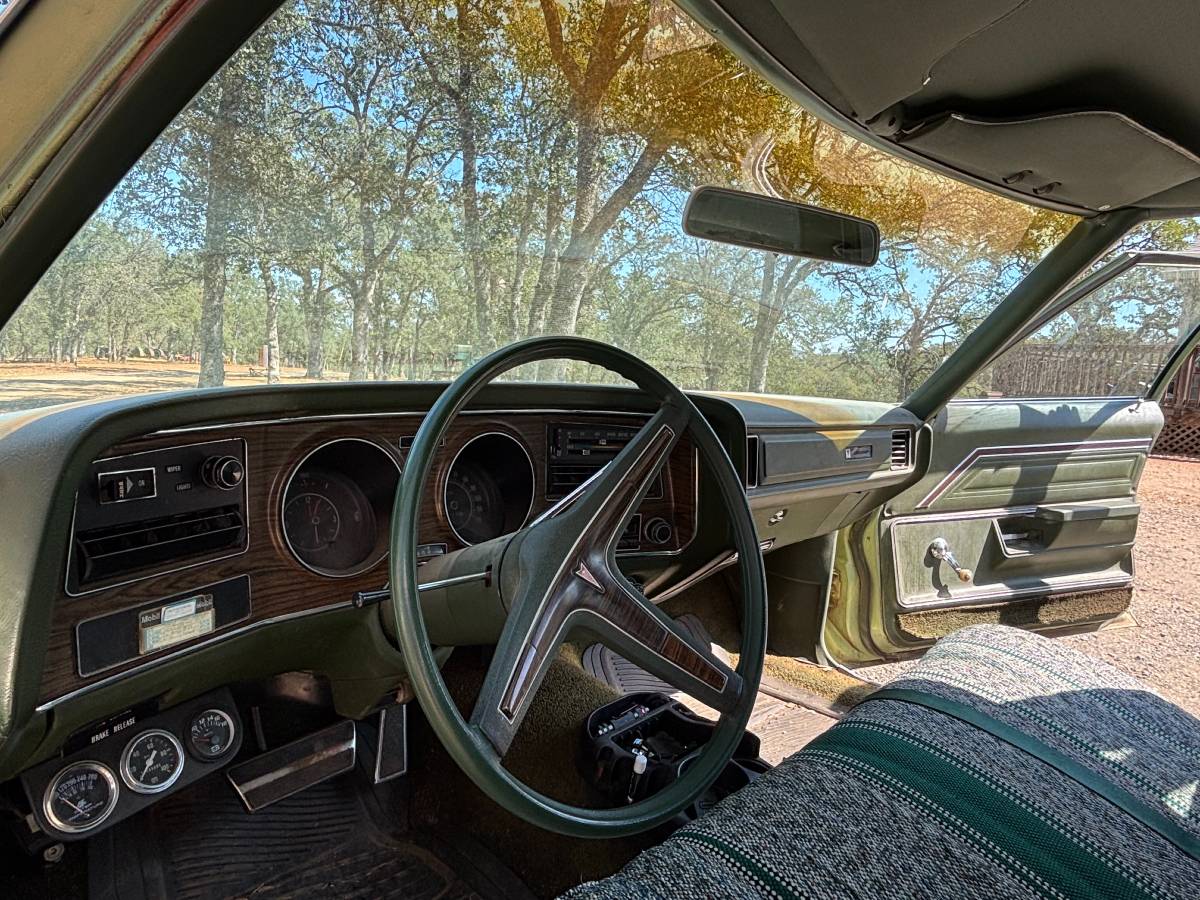 Pontiac-bonneville-1972-green-2