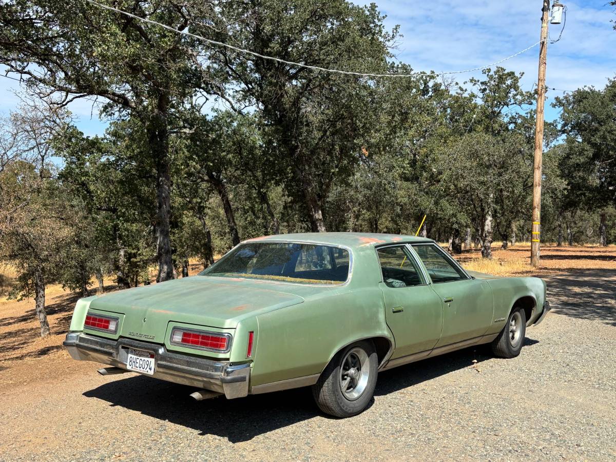 Pontiac-bonneville-1972-green