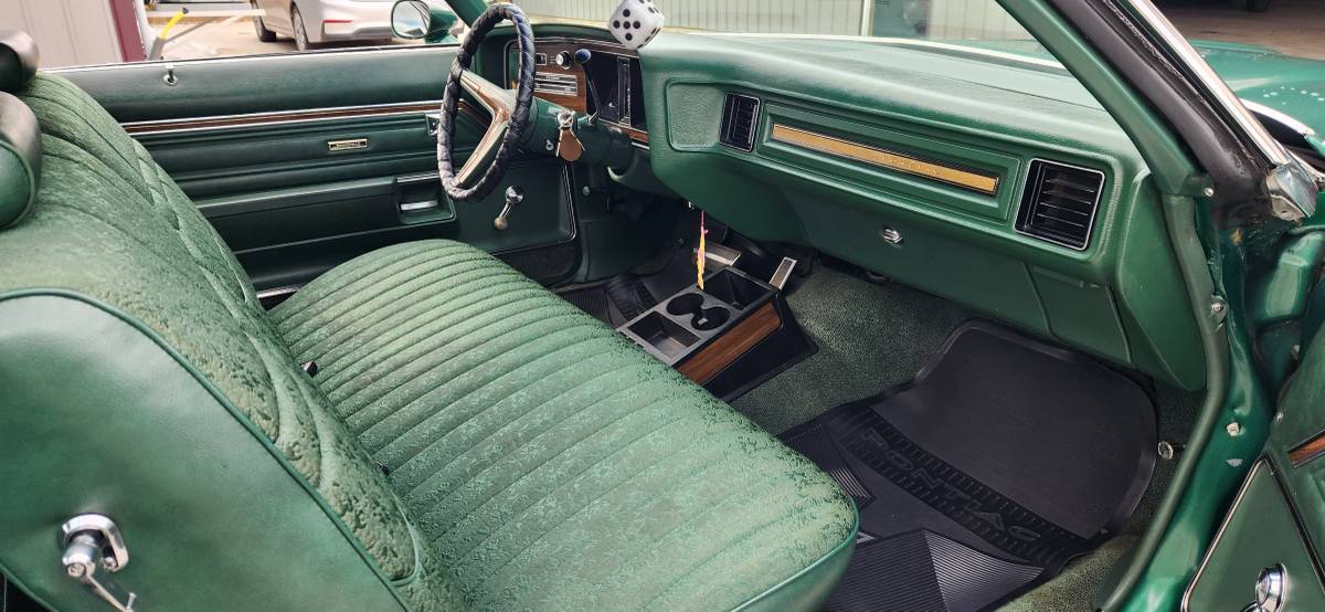 Pontiac-bonneville-1973-2