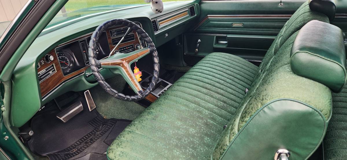 Pontiac-bonneville-1973-3
