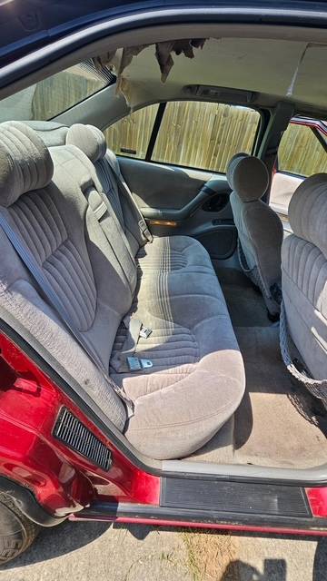 Pontiac-bonneville-1993-1