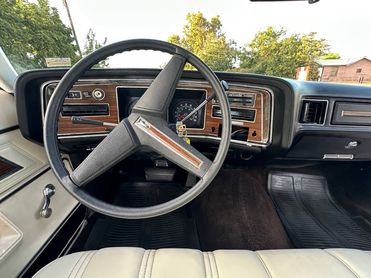 Pontiac-catalina-1976-red-7