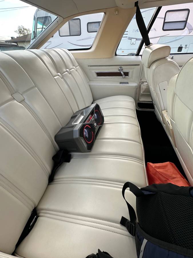 Pontiac-catalina-1976-red-9