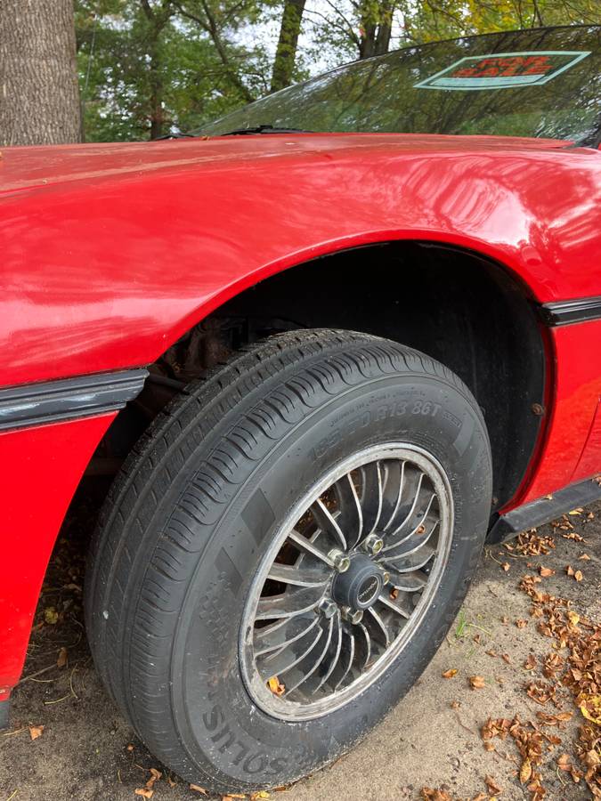 Pontiac-fiero-1985-2