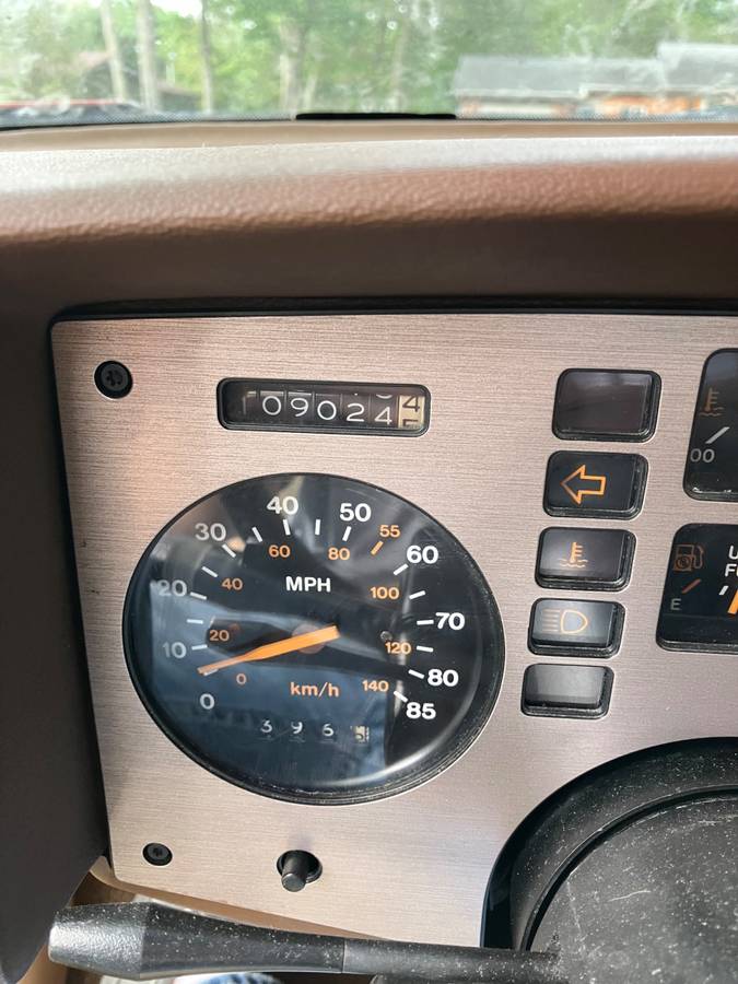 Pontiac-fiero-1985-6