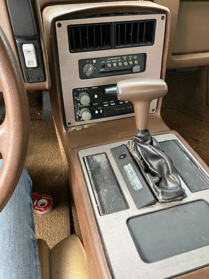 Pontiac-fiero-1985-7