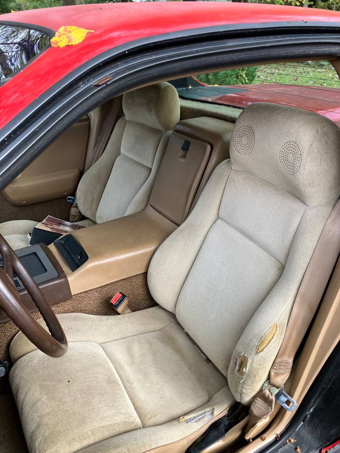 Pontiac-fiero-1985-9