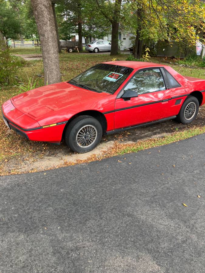 Pontiac-fiero-1985
