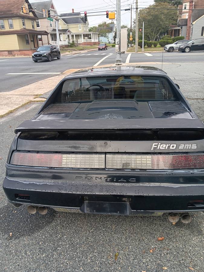 Pontiac-fiero-1986-black-2