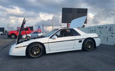 Pontiac-fiero-1986-white-13