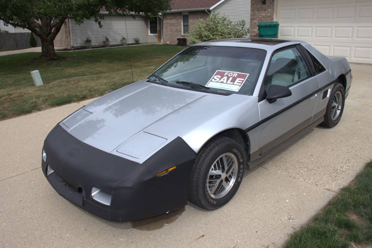 Pontiac-fiero-gt-1985-silver-1