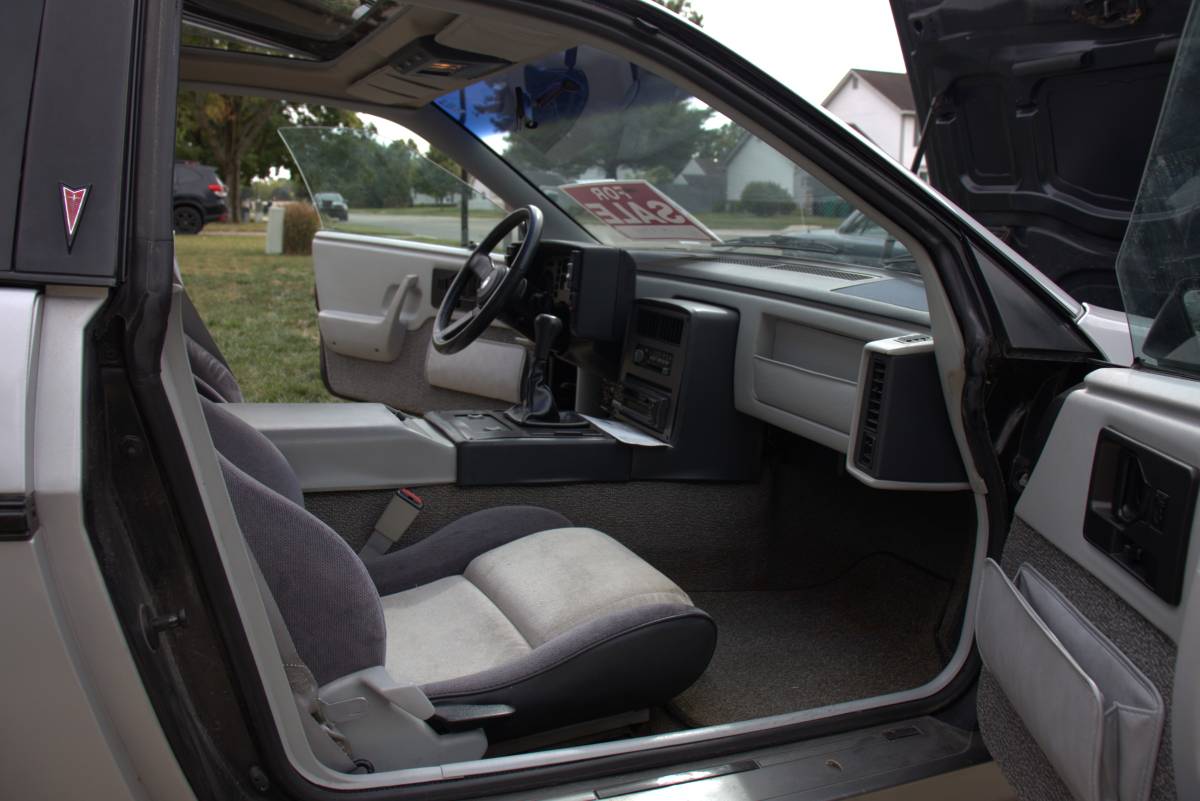 Pontiac-fiero-gt-1985-silver-11