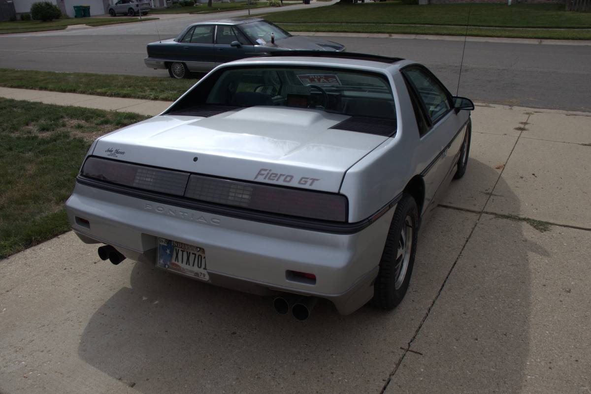 Pontiac-fiero-gt-1985-silver-20