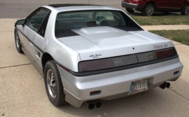 Pontiac-fiero-gt-1985-silver