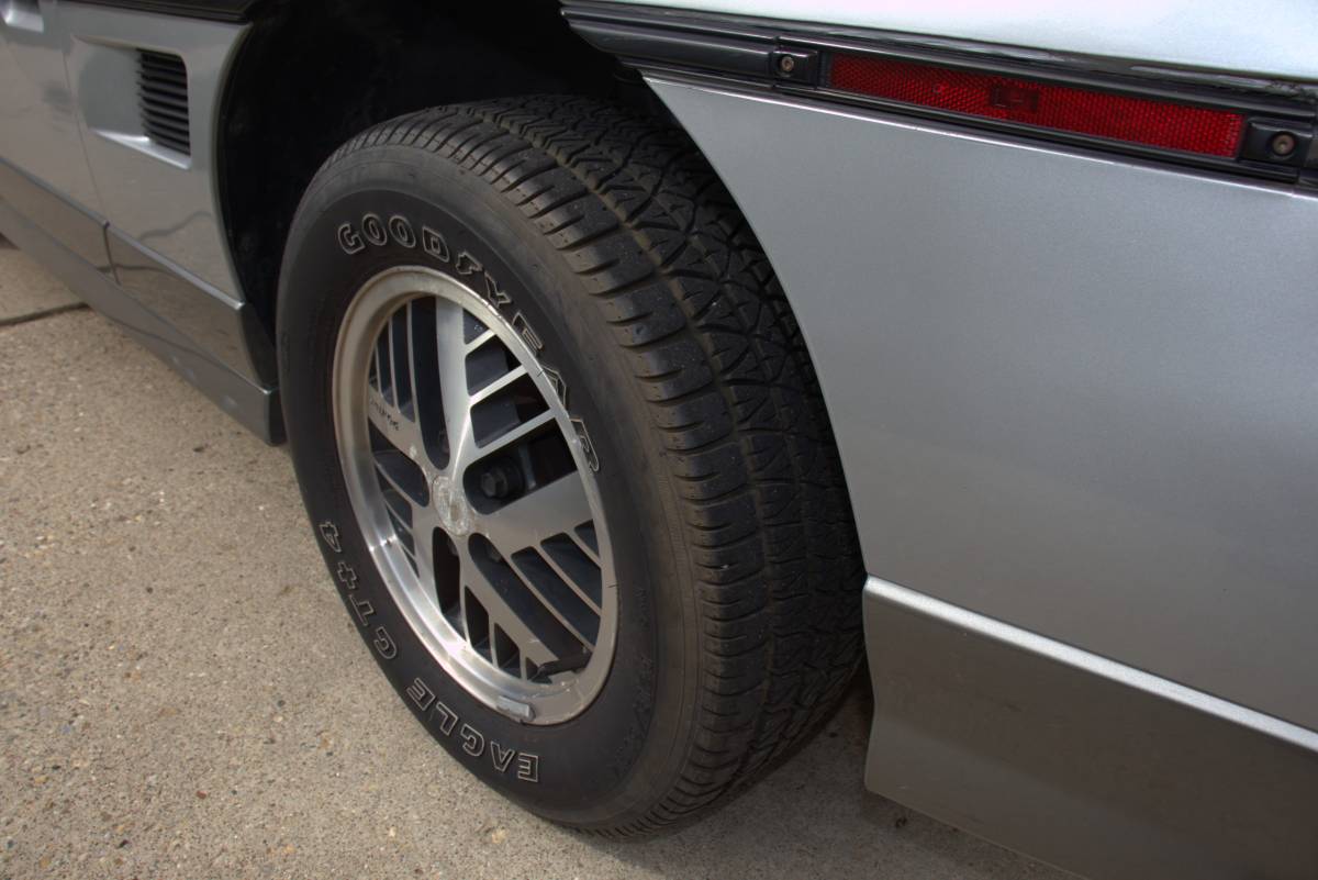 Pontiac-fiero-gt-1985-silver-6