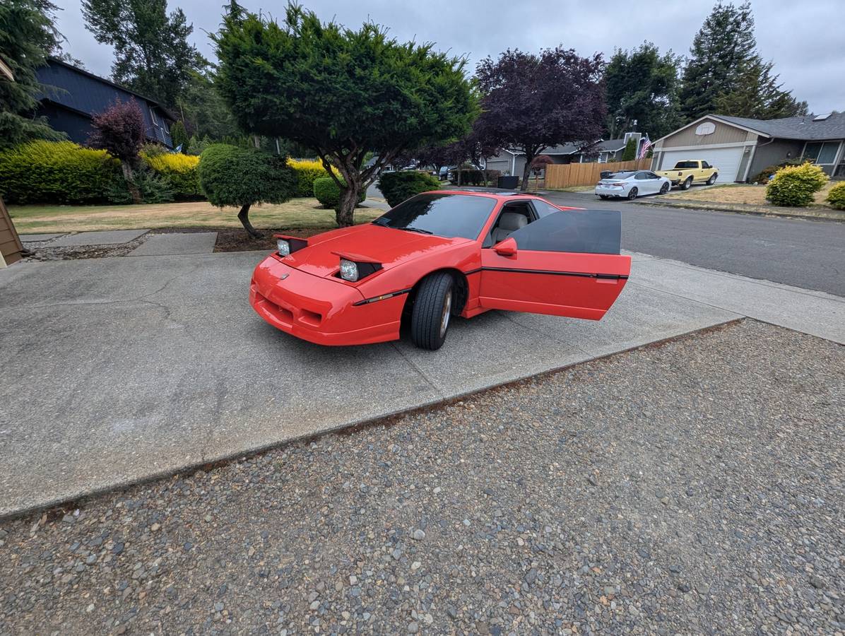 Pontiac-fiero-gt-1987-13
