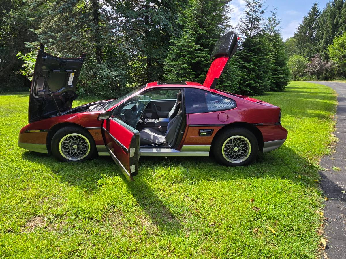 Pontiac-fiero-gt-1987-red-1