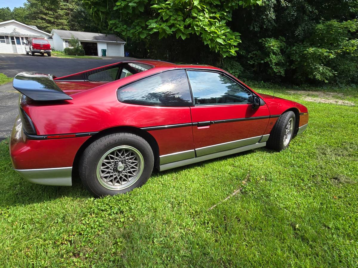 Pontiac-fiero-gt-1987-red-4