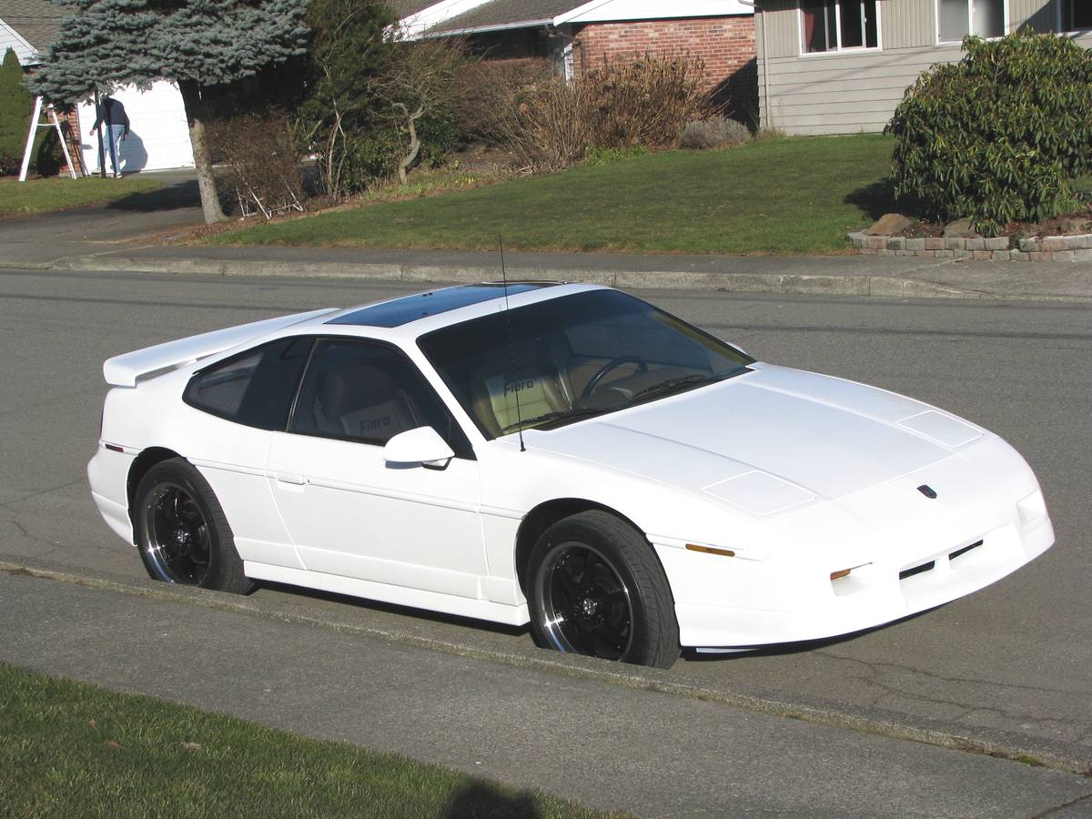 Pontiac-fiero-gt-1988-white-19