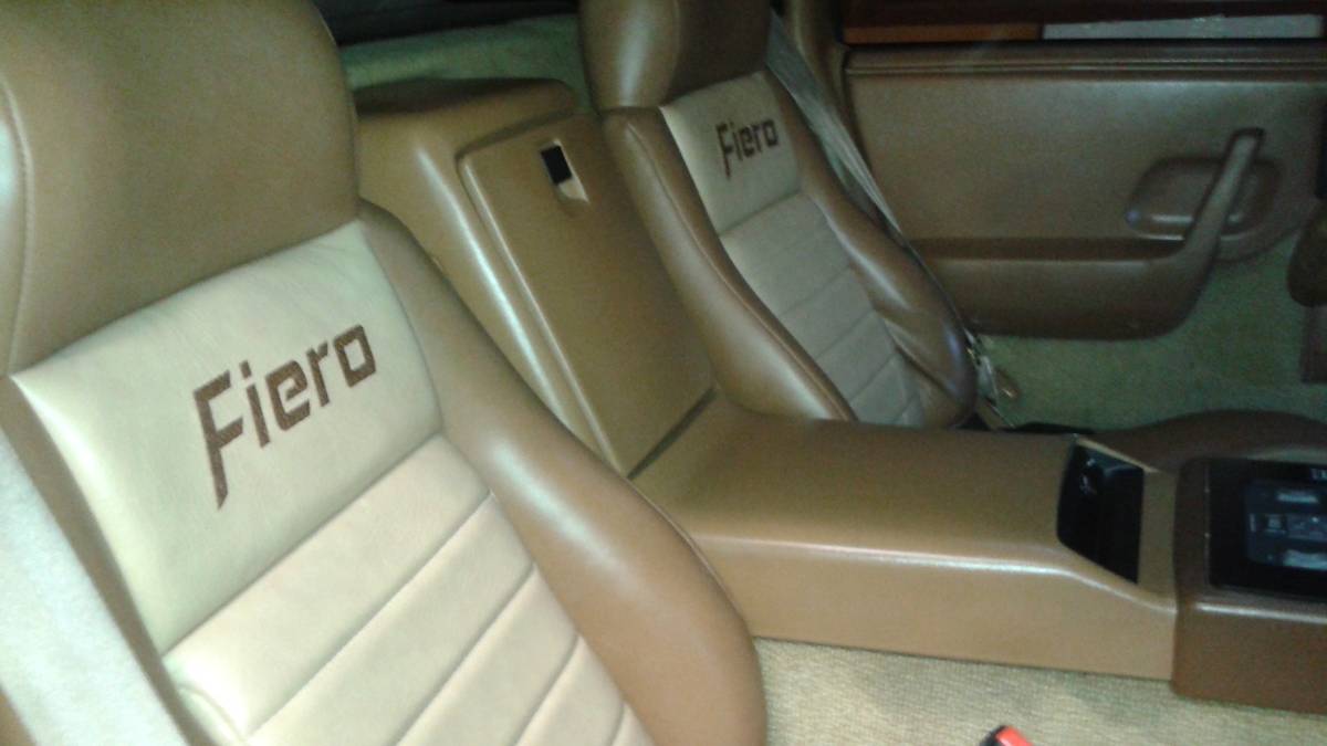 Pontiac-fiero-gt-1988-white-7