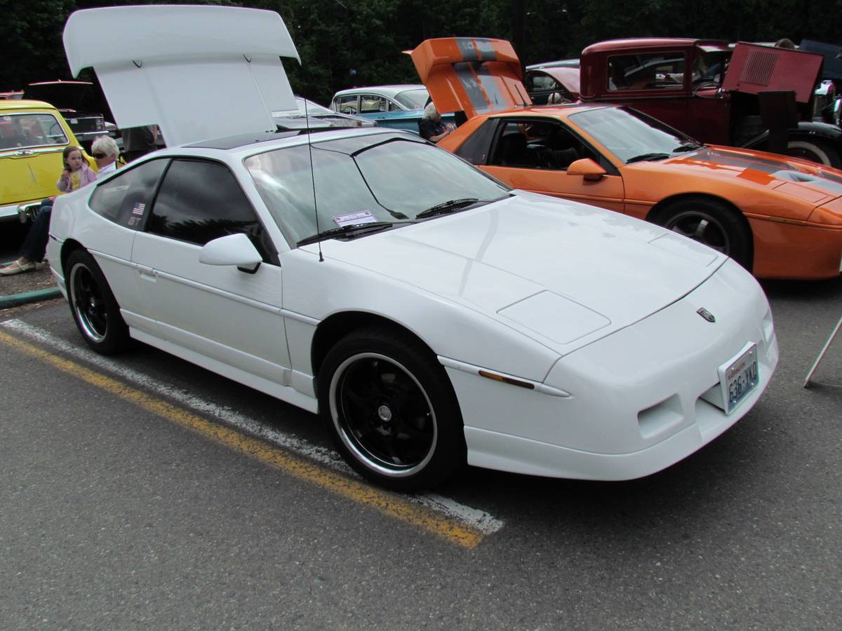 Pontiac-fiero-gt-1988-white-8