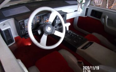 Pontiac-fiero-indy-pace-car-1984-white-1