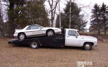 Pontiac-fiero-indy-pace-car-1984-white