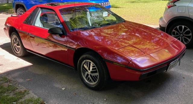 Pontiac-fiero-se-1985-red-3