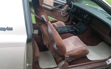 Pontiac-firebird-1983-2