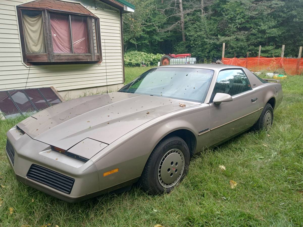 Pontiac-firebird-1983-5
