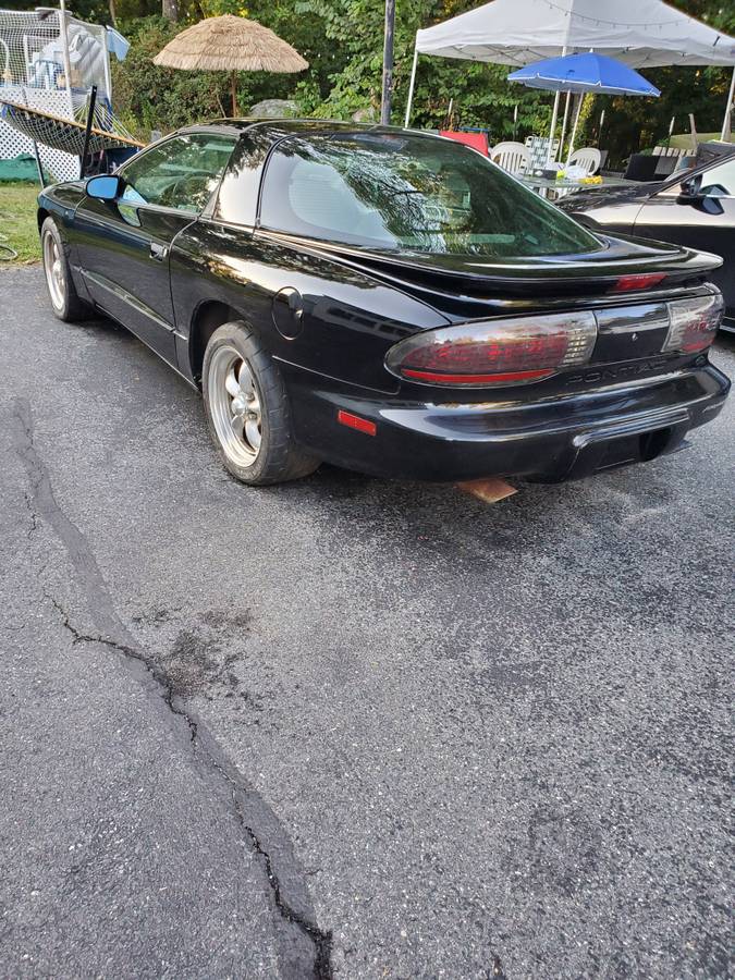Pontiac-firebird-1995-black-2