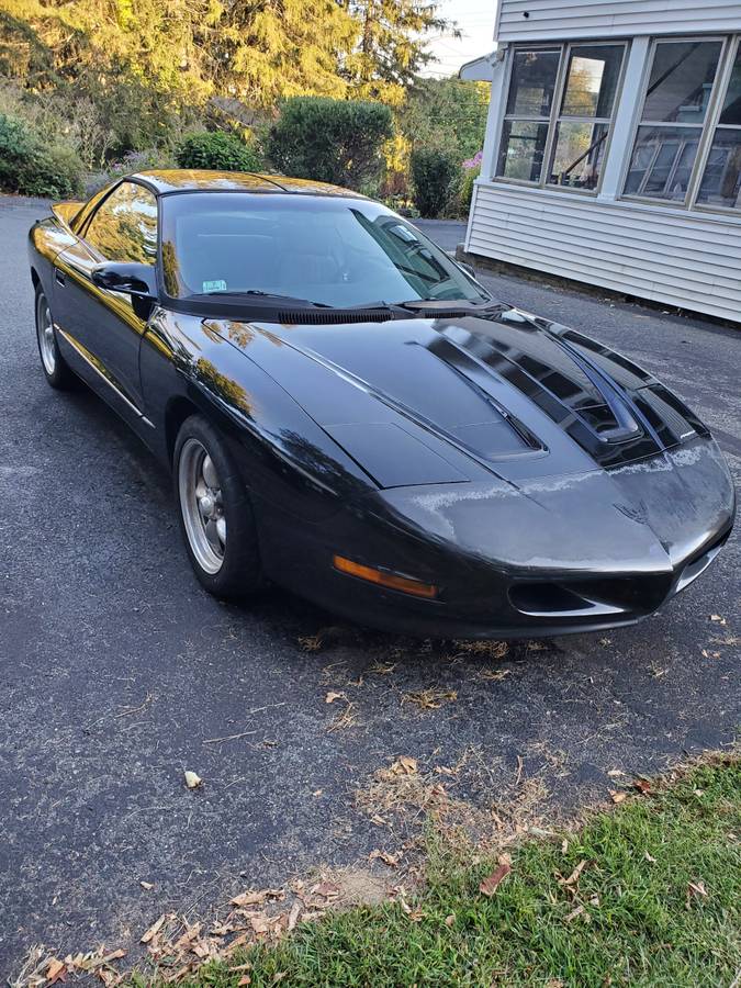 Pontiac-firebird-1995-black