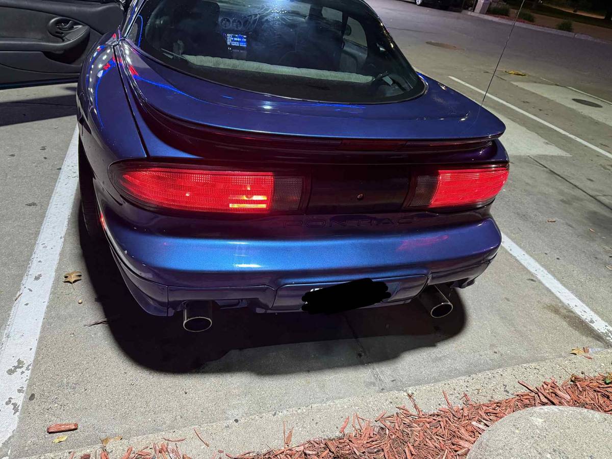 Pontiac-firebird-1995