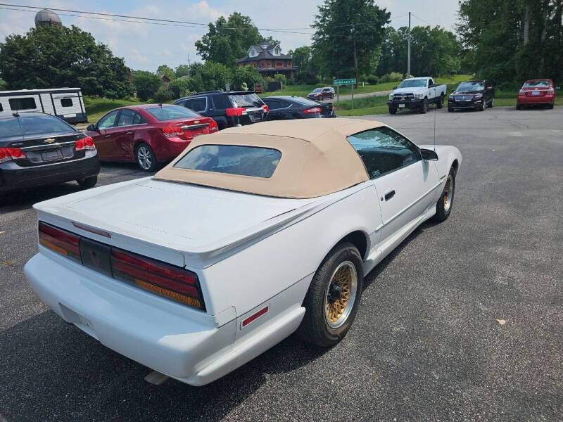 Pontiac-firebird-convertible-1991-white-5