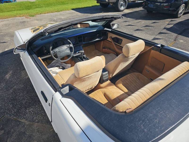 Pontiac-firebird-convertible-1991-white-9