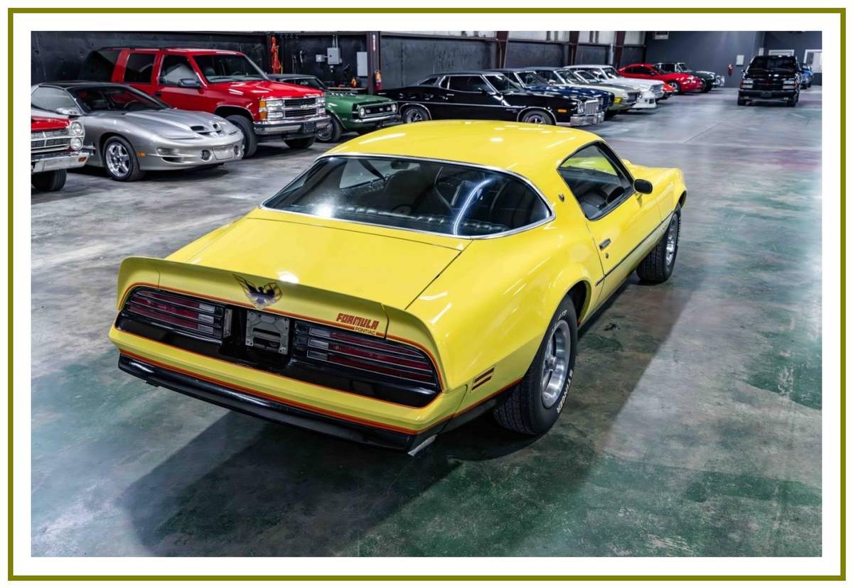 Pontiac-firebird-formula-1976-yellow-46