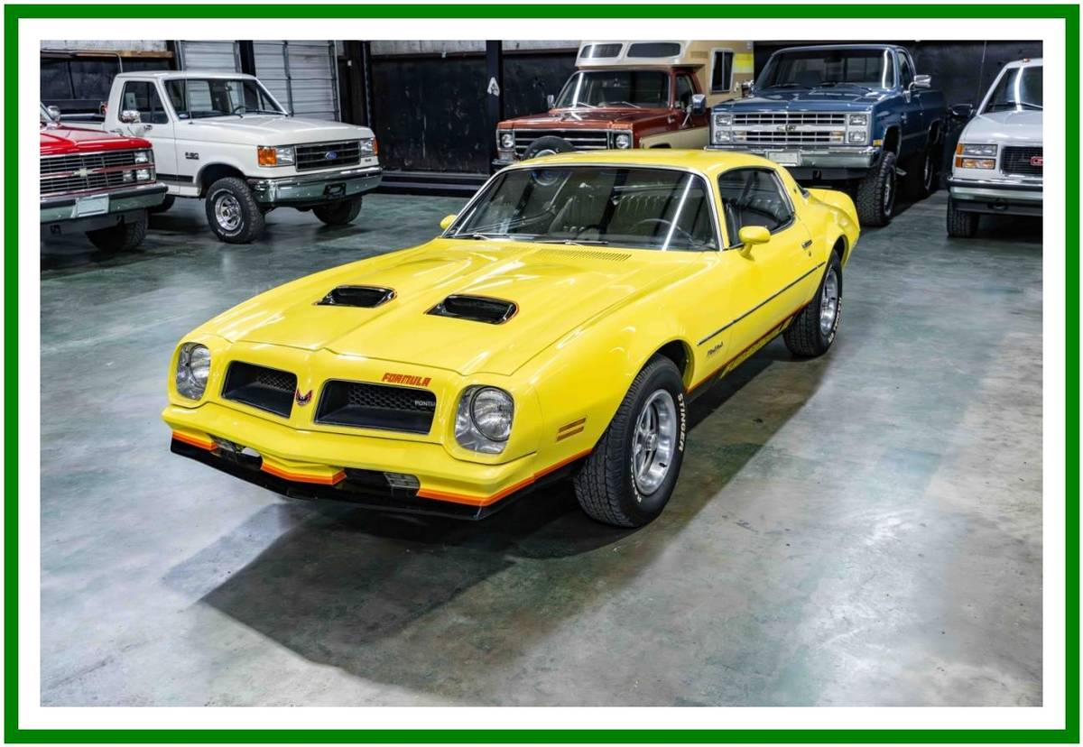 Pontiac-firebird-formula-1976-yellow