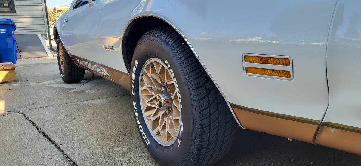Pontiac-firebird-formula-1978-white-10