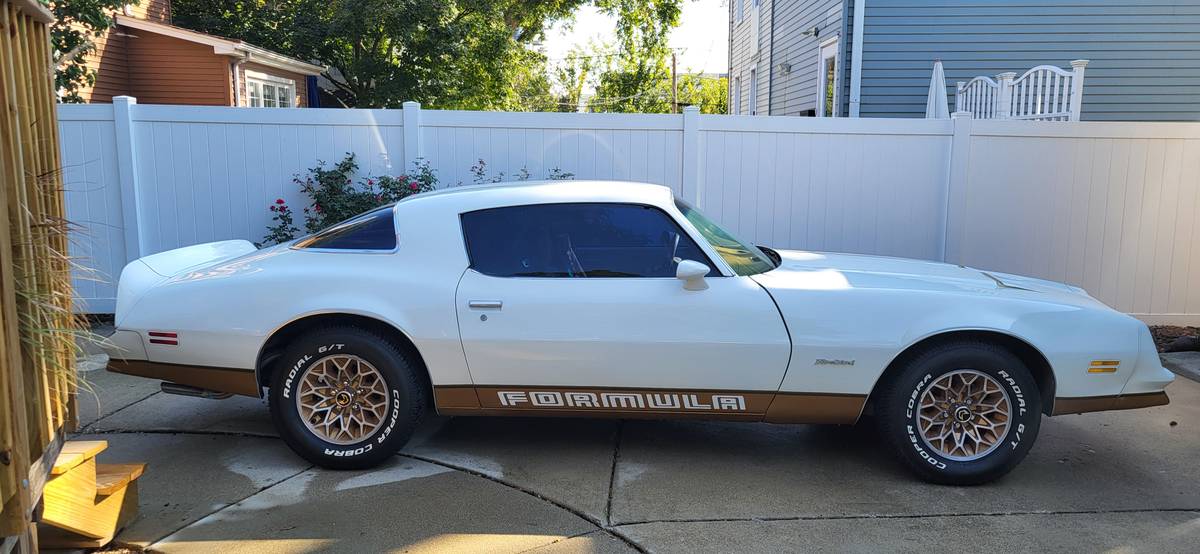 Pontiac-firebird-formula-1978-white-2
