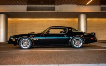 Pontiac-firebird-trans-am-1977-black-11