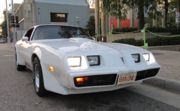 Pontiac-firebird-trans-am-1979-white-7