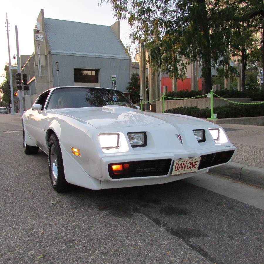 Pontiac-firebird-trans-am-1979-white-7