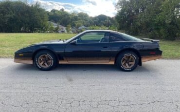 Pontiac-firebird-trans-am-1984-black-1