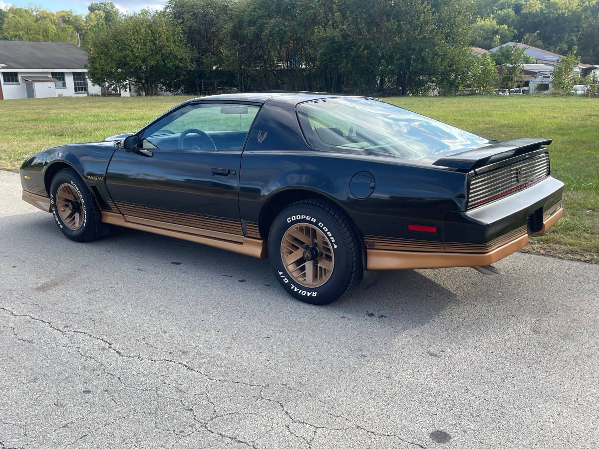 Pontiac-firebird-trans-am-1984-black-2