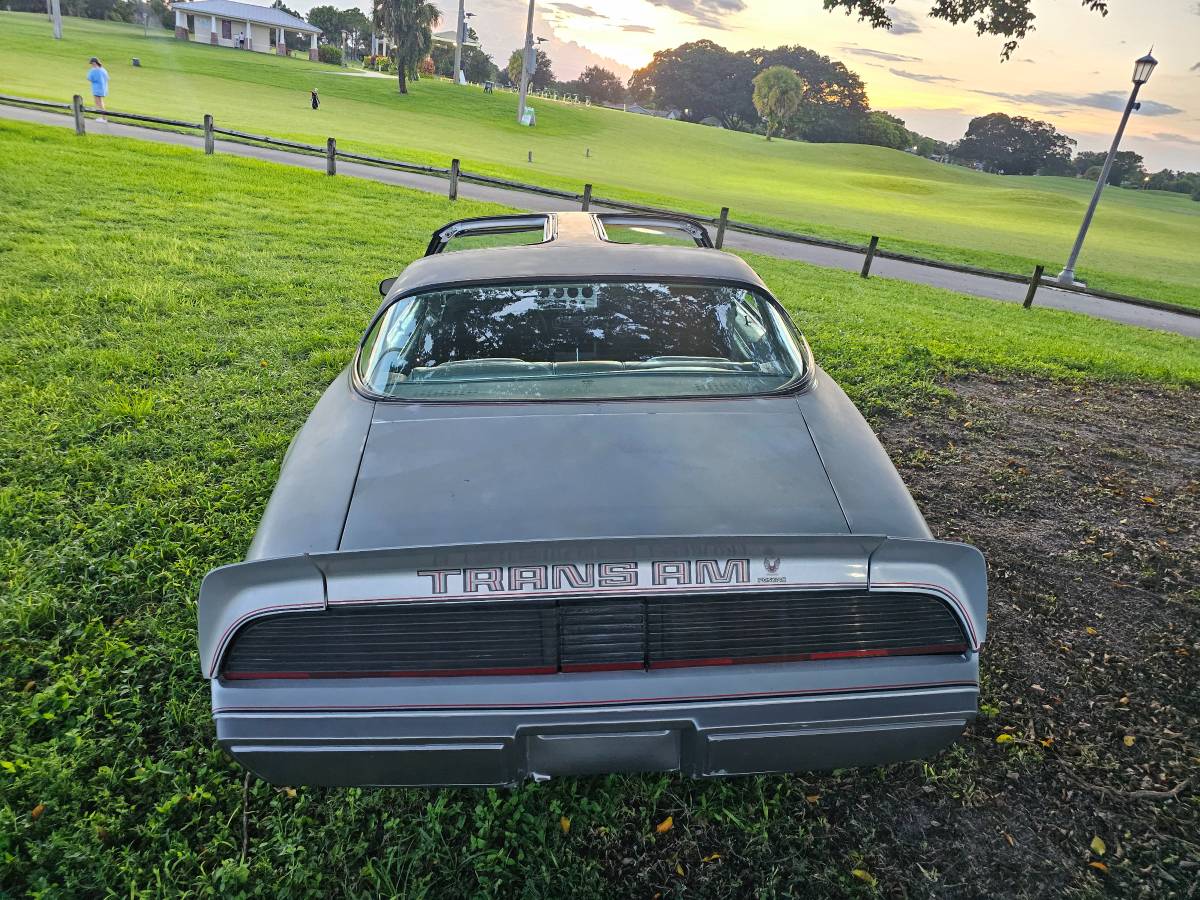 Pontiac-firebird-trans-am-ws6-1979-2