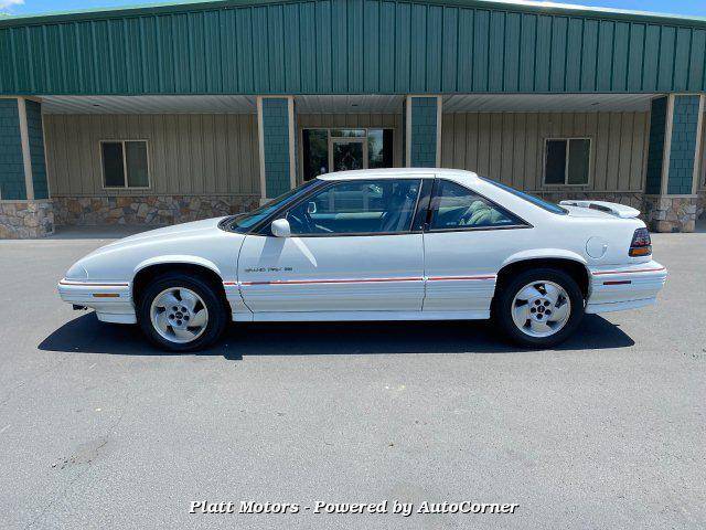 Pontiac-gran-prix-1995-white-1