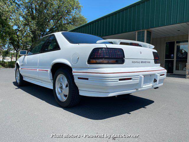 Pontiac-gran-prix-1995-white-10