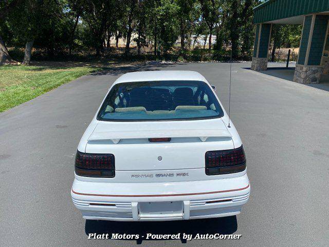 Pontiac-gran-prix-1995-white-12